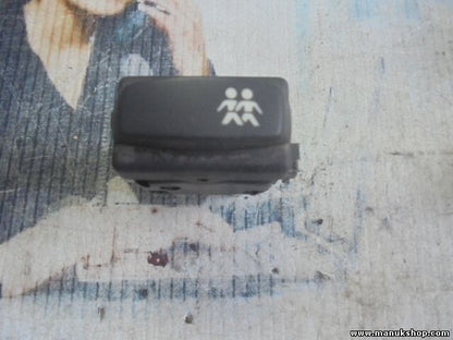 Schalter Kindersicherung Renault Megane 2808201 28082 01 8200079020