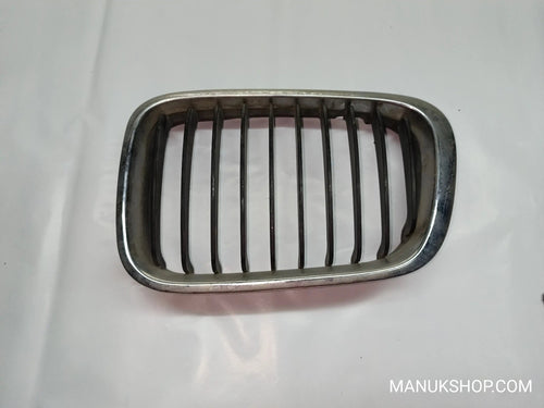 Lüftungsgitter vorne links Stoßstange BMW E39 511381596230 51 13 8 159 623 0