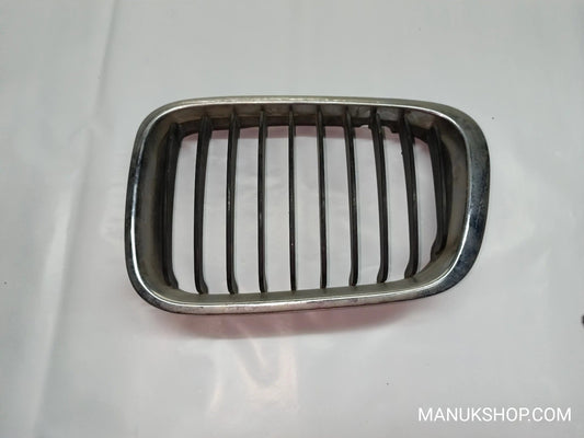 Lüftungsgitter vorne links Stoßstange BMW E39 511381596230 51 13 8 159 623 0