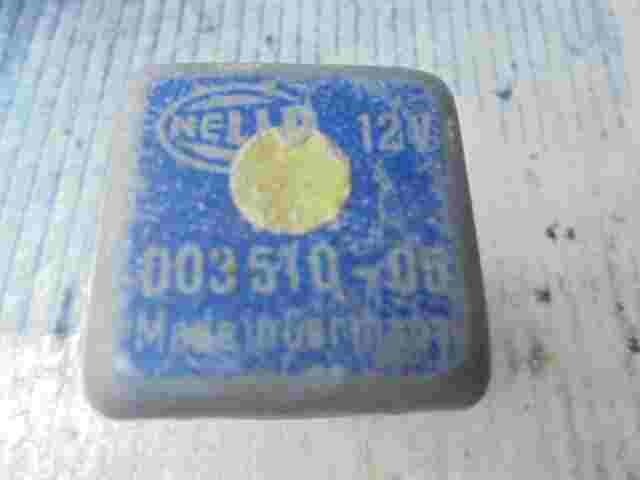 Relais  BMW E21 E30 E12 E28 E24 E23 61311372537 61.31-1372 537 HELLA 00351005