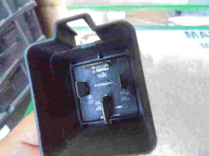 Relais  Rover YWB101200 Tyco V23136J1004X30 V23136-J1004-X30 YWB 101200