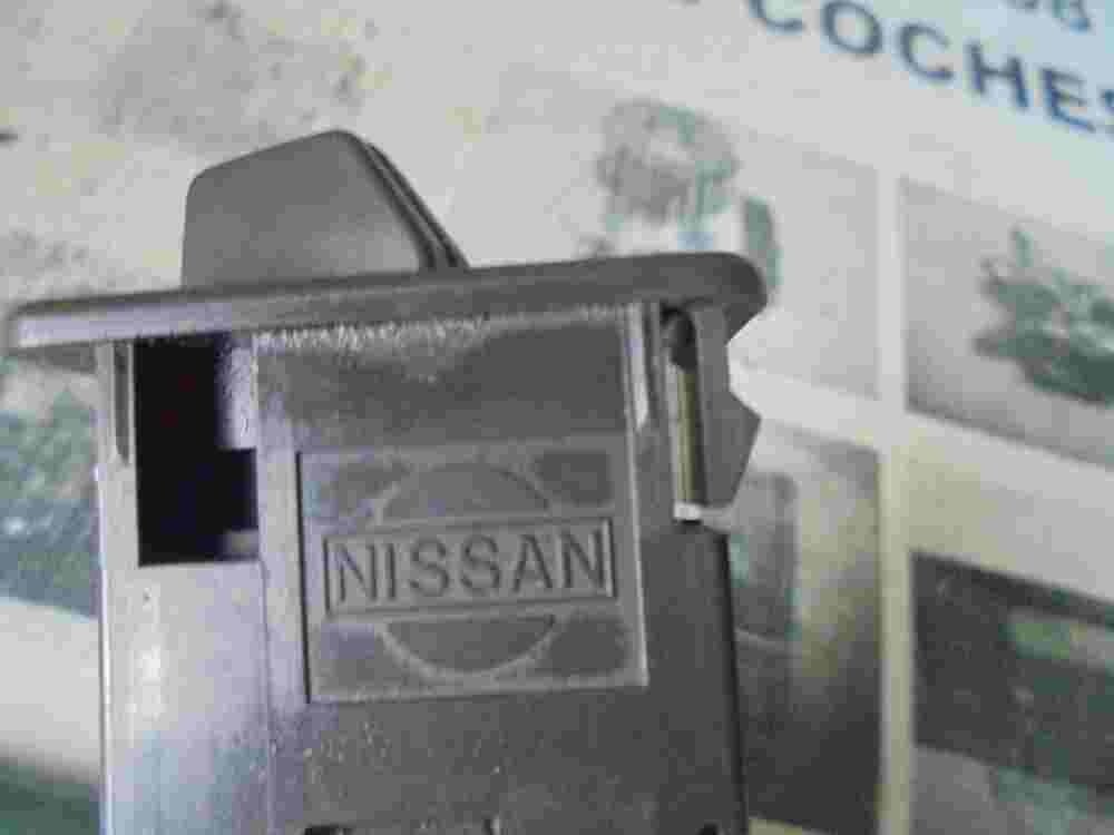 Leuchtweitenregelung Schalter Nissan Terrano WD21 I Pathfinder NILES