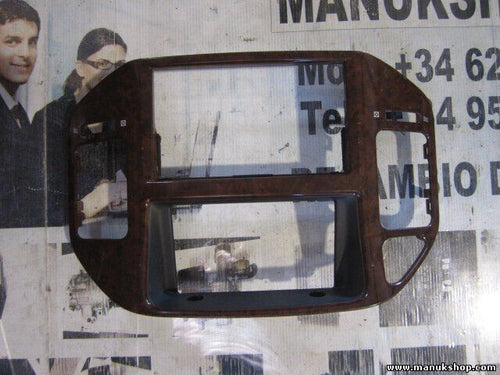 Mittelkonsole Mitsubishi Pajero MR456373 MR 456 373 MR.456.373 MR402666