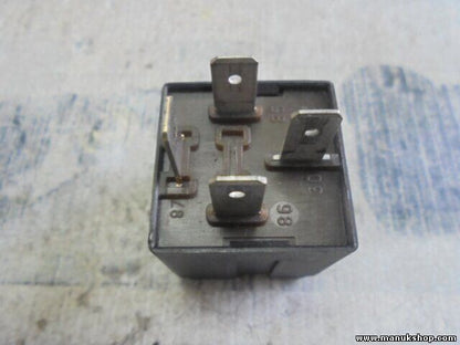 Relais  Iveco 2991712 698.11