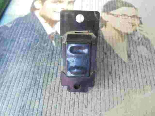 Fensterheber schalter hinten links Nissan Patrol (L) Y60 8296107J60 82961 07J60