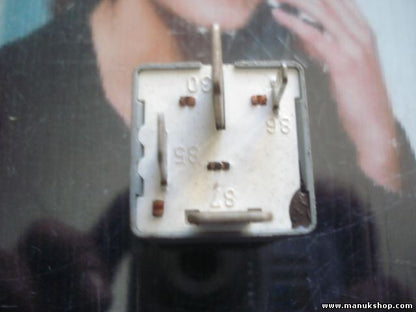 Kraftstoffpumpe relais VW Audi Seat Skoda Golf 3 171906383 22205007 22 205 007