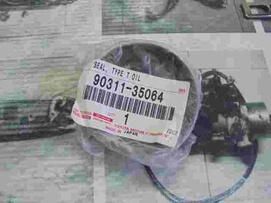 Type T Oil Seal  Toyota Avensis II Corolla Matrix 9031135064 90311-35064