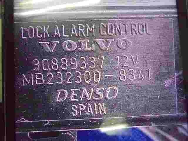 Steuergerät Wegfahrsperre Alarmmodul Volvo S40 V40 30889337 DENSO MB2323008341