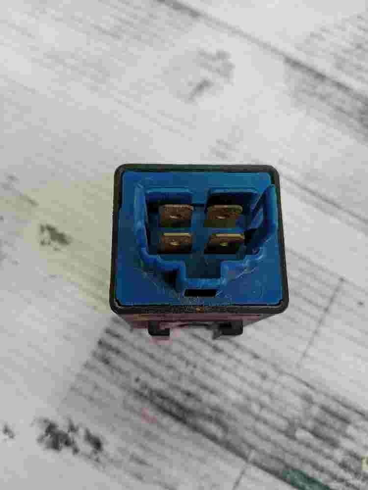 Zusatz heizung relais Hyundai Santa Fe II 395104A000 39510-4A000