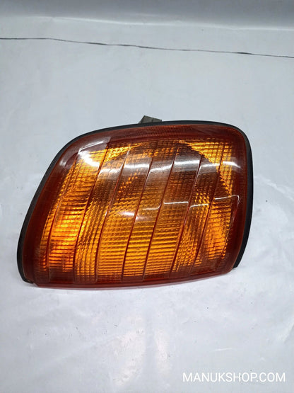 Blinker vorne rechts Mercedes-Benz W124 1305233929 1 305 233 929  BOSCH  P25-1