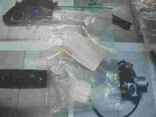 2 Clip Door Glass  Toyota RAV 4 Paseo 6821216010 68212-16010