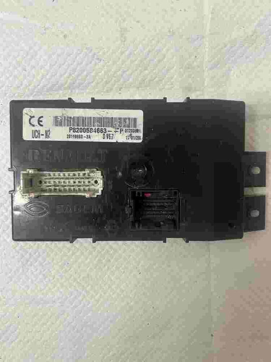 Sicherungskasten Renault Master P8200584663P P8200584663-P UCH-N2 281188603A