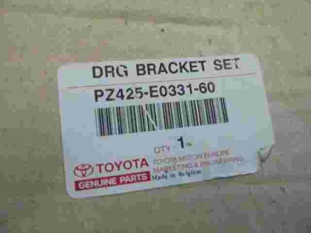Drg Bracket Set  Toyota Corolla (E12)  PZ425E033160  PZ425-E0331-60