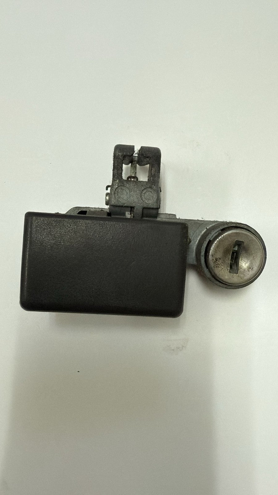 Handschuhfach schloss Opel Frontera B 6B_ 2.2 DTi PPTD20 PP TD 20 2171 ccm