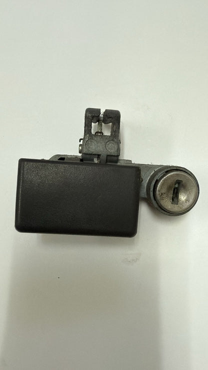 Handschuhfach schloss Opel Frontera B 6B_ 2.2 DTi PPTD20 PP TD 20 2171 ccm