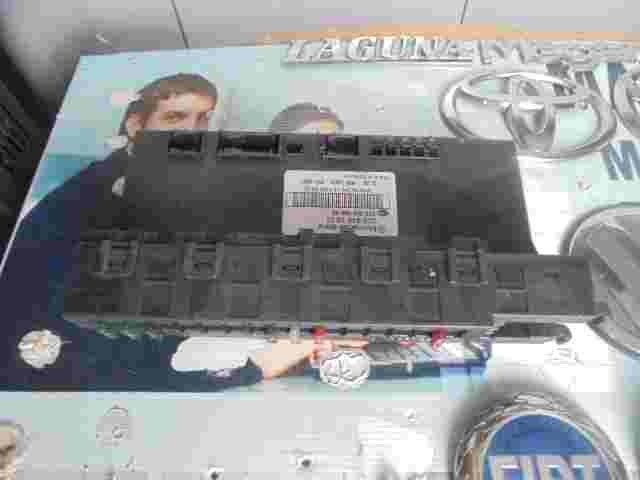Sicherungskasten Mercedes-Benz C W203 2035451801 203 545 18 01 HELLA 5DK00848640