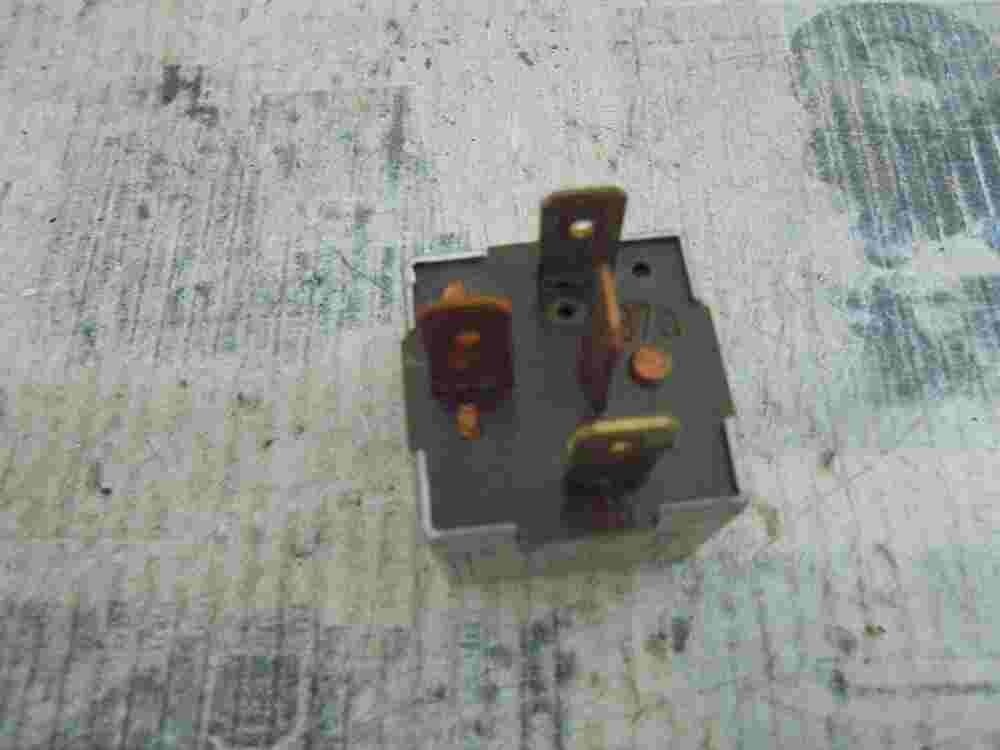 Relais VW Seat Skoda Audi Nr.25 321963141A 321 963 141 A 899637 89 96 37