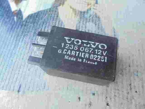 Wischerrelais Volvo 240 740 760 780 940 G.Cartier 02251 12V 1235067