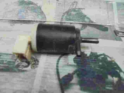 Waschwasserpumpe Waschpumpe Wischerpumpe Nissan Ford  1993-1997 28920J 28920 J