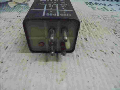 Relais Mercedes-Benz E W124 0045450832 004 545 08 32 898370 89 83 70