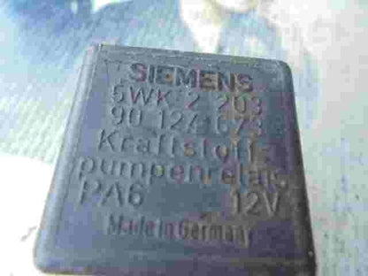 Kraftstoffpumpe relais Opel Kadett E Ascona C 90124673 SIEMENS 5WK2203 5WK 2 203
