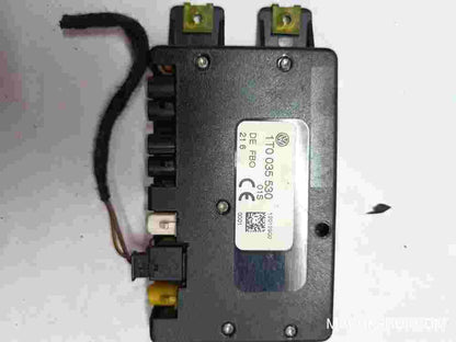 Antennenverstärker Volkswagen VW Touareg 1T0035530 1T0 035 530 1ΤO035530