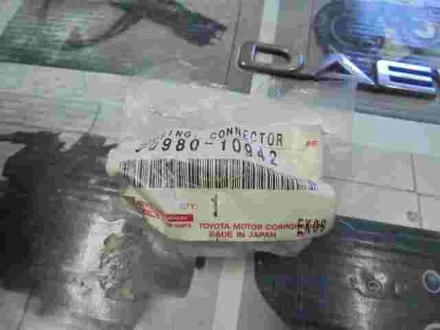 Housing Connector / Toyota Camry V30  9098010942  90980-10942