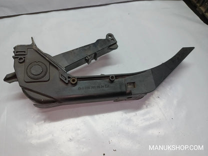 Gaspedalstellung Mercedes-Benz S-Class W220 A2203000004 A 220 300 00 04