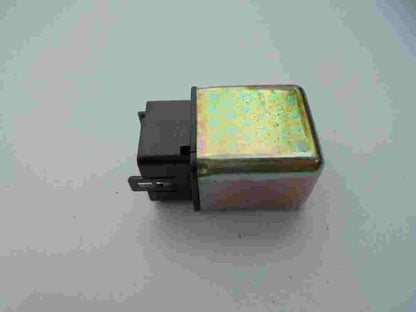 Relais 12V N0 77N