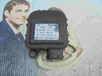 Stellmotor Heizung VW Passat Audi A4 8D1820511E BOSCH 0132801115 700015693F00