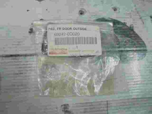 Front Door Outside Pad Toyota Avensis 692420D020 69242-0D020