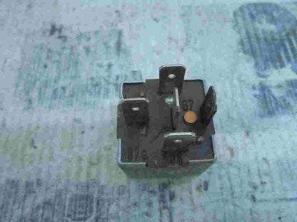 Scheinwerfer Relais Porsche 111943383B 111 943 383 B SHO 899800 89 98 00