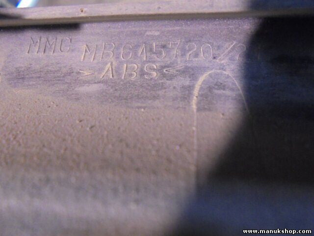Frontgrill Grill Kühlergrill Mitsubishi Pajero Montero II 1991-1999 MB645720 MMC