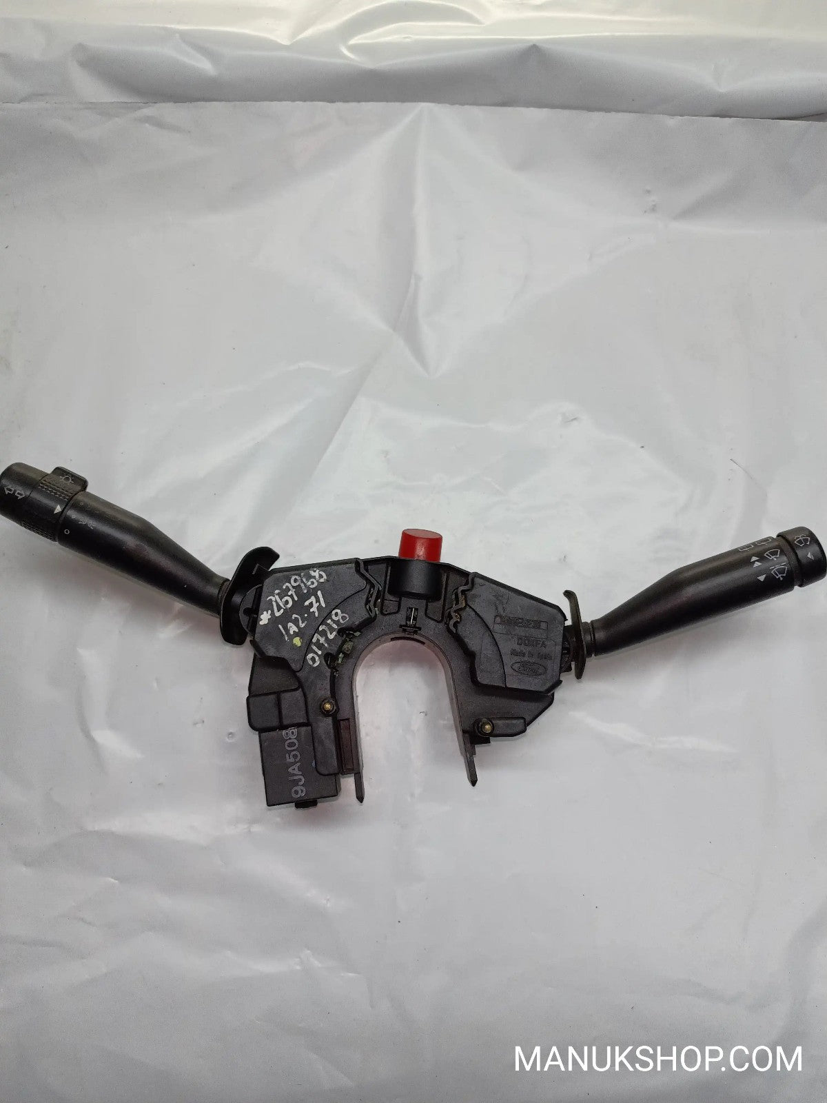 Scheibenwischerhebel Lenkstockschalter Ford Escort D0XFA PA66GF30 PA66-GF30