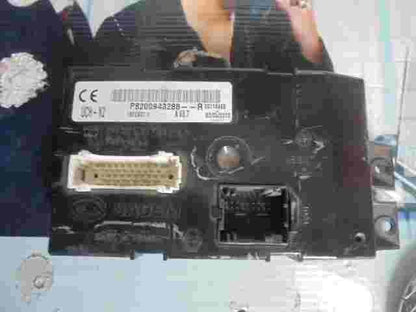 Sicherungskasten Renault Master II UCH-N2 P8200943288R P8200943288 R 1822637