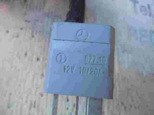 Relais Mercedes-Benz A0045457105KS A004545 A 004 545 7105KS 677.10 12V/20A