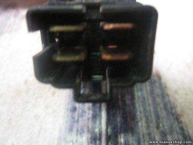 Relais Mitsubishi Pajero sport MB627895 MB 627 895 12V 11X9D
