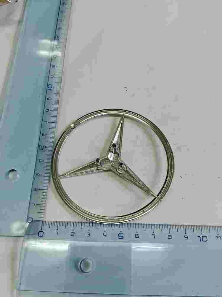 Emblem Mercedes-Benz W202 A2027580258 A 202 758 02 58 7.cm