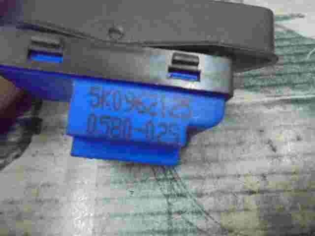 ZV Zentralverriegelungsschalter VW Golf VI 5K0962125 5K0 962 125 058002S