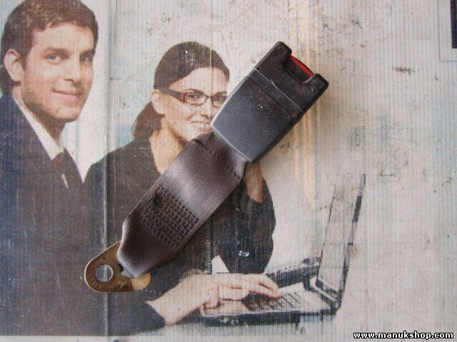 Gurtschloss Gurtschnapper hinten mittel Opel B 1044472 104 4472 05R804303