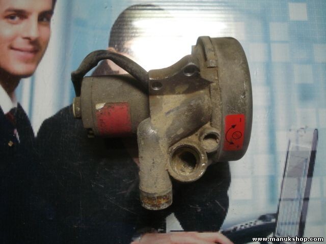 Wasserpumpe Standheizug  VW 4A1261081K 4A1 261 081K BOSCH 0130002211