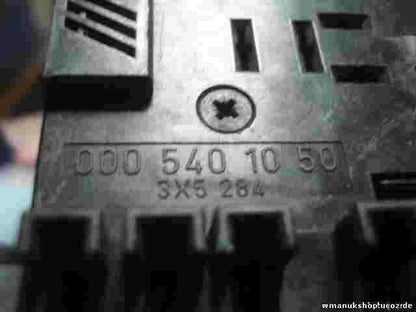 Sicherungskasten Mercedes-Benz 0005401050 0025451901 AMP 19675231