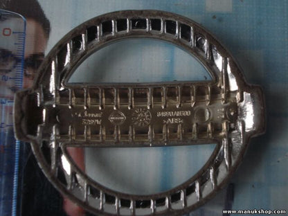 Emblem Logo Nissan Primera P12 84890AU300