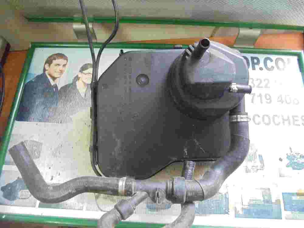 Servoölbehälter Citroen C5 9636068780 96 360 687 80 9655382280 96 553 822 80.