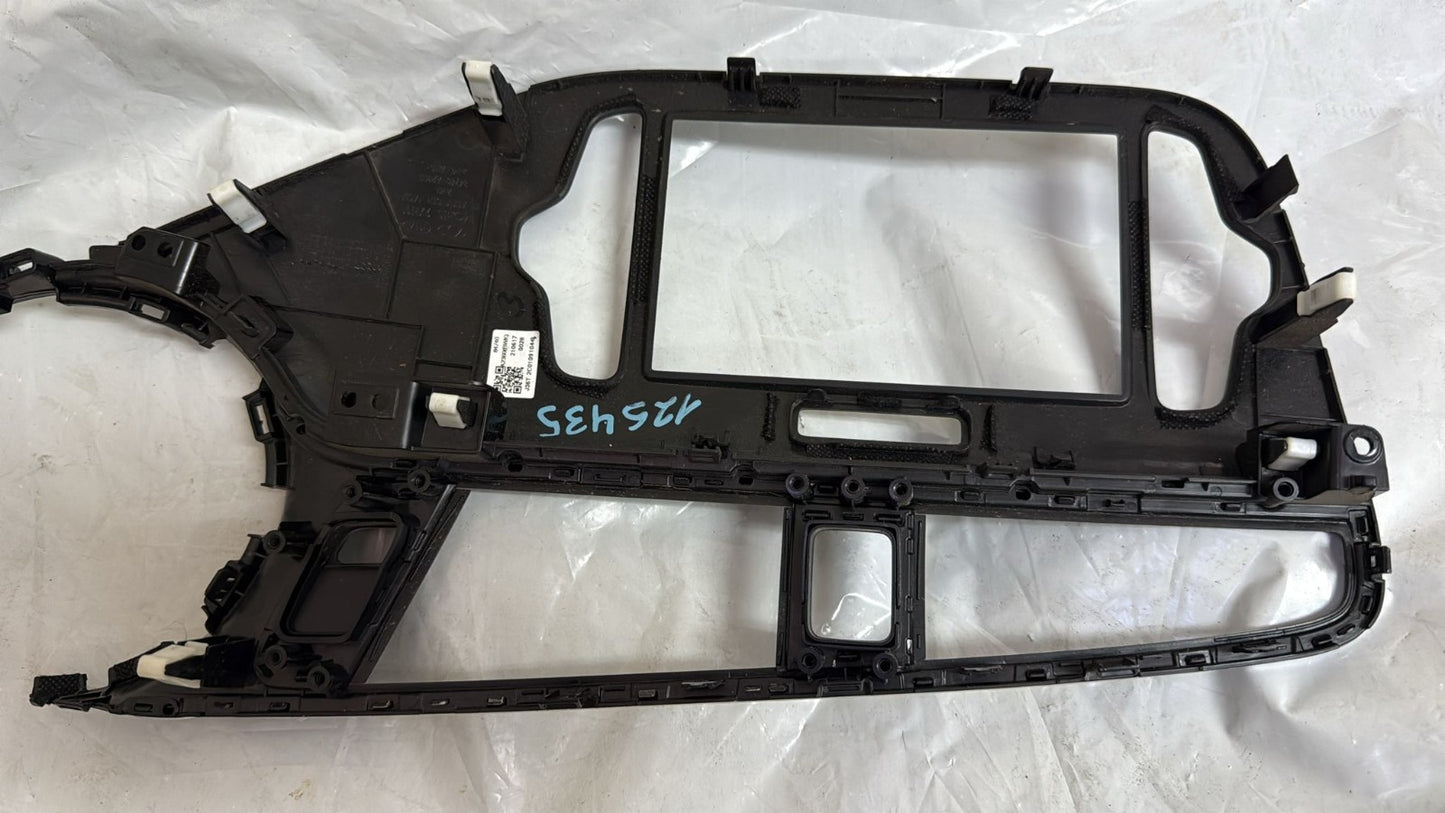 Armaturenbrett Mittelleiste Kia Ceed 2 II 84740A2360 84740-A2360 97410A2200