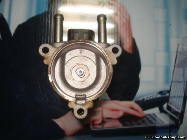 Abgasrückführungsventil AGR Nissan Almera N16 Primera (P11 ) 147105M001 AMV5107A