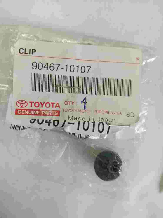 Seal Clip  Toyota 4Runner FJ Cruiser Lexus GX470 9046710107 90467-10107