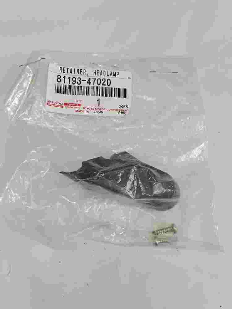 Retainer Headlamp  Toyota 8119347020 81193-47020