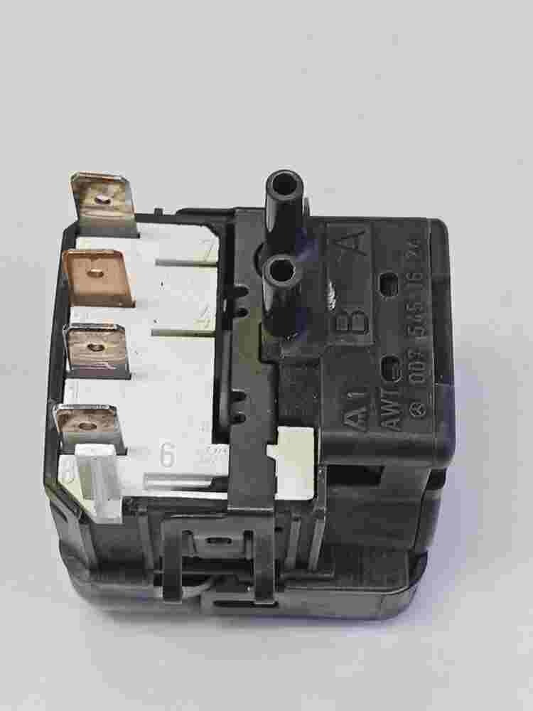Nebelscheinwerfer Schalter  Mercedes Sprinter W901 W904 0075451624 007 545 16 24