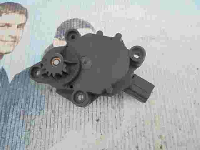 Stellmotor Heizung Opel Omega B Caravan 090512499 09 051 24 99 VALEO 5399962060
